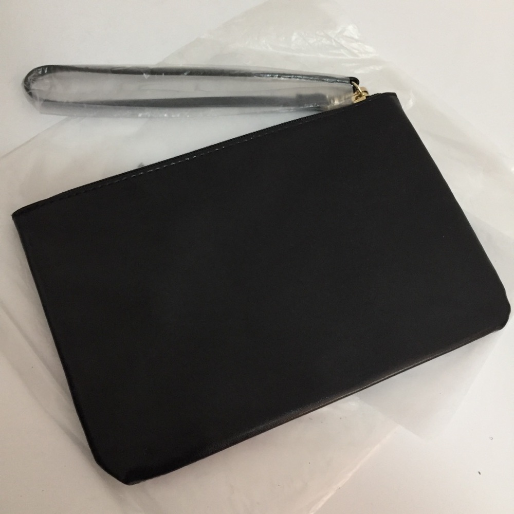 New Victoria’s Secret Large Wristlet - Picture 3 of 3